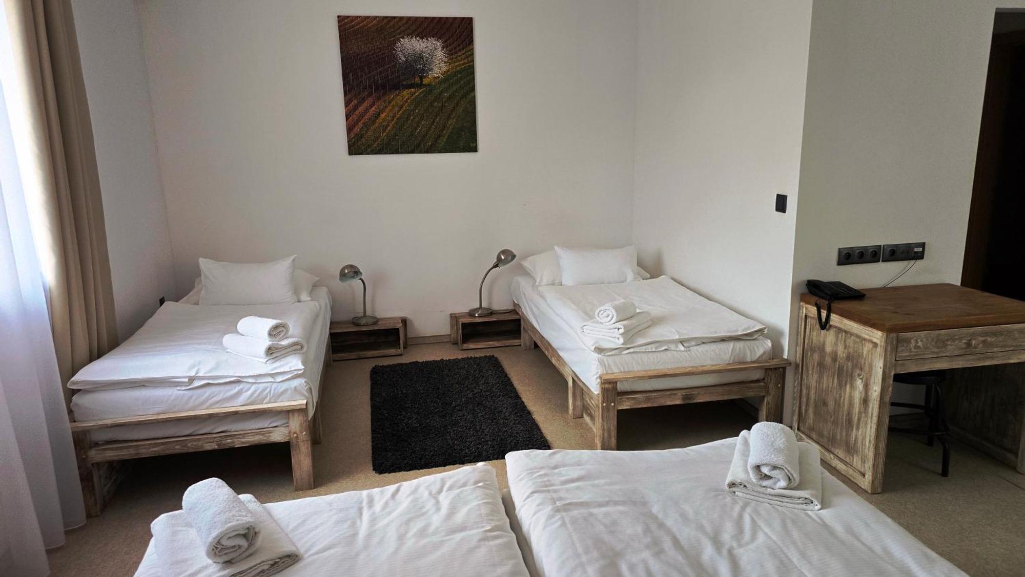 Dvur Perlova Voda Budyne nad Ohri Dış mekan fotoğraf